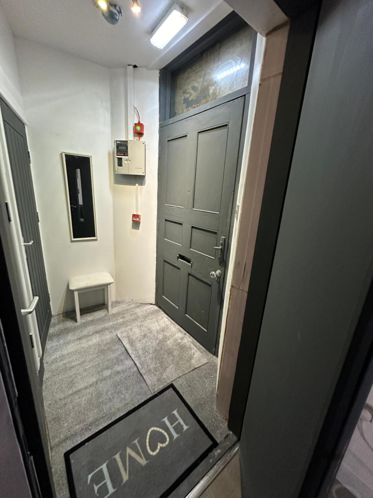 Apartment New York Style, Central, Canal River Don, 2 Levels, 6pp, Free Parking, 5g Wifi