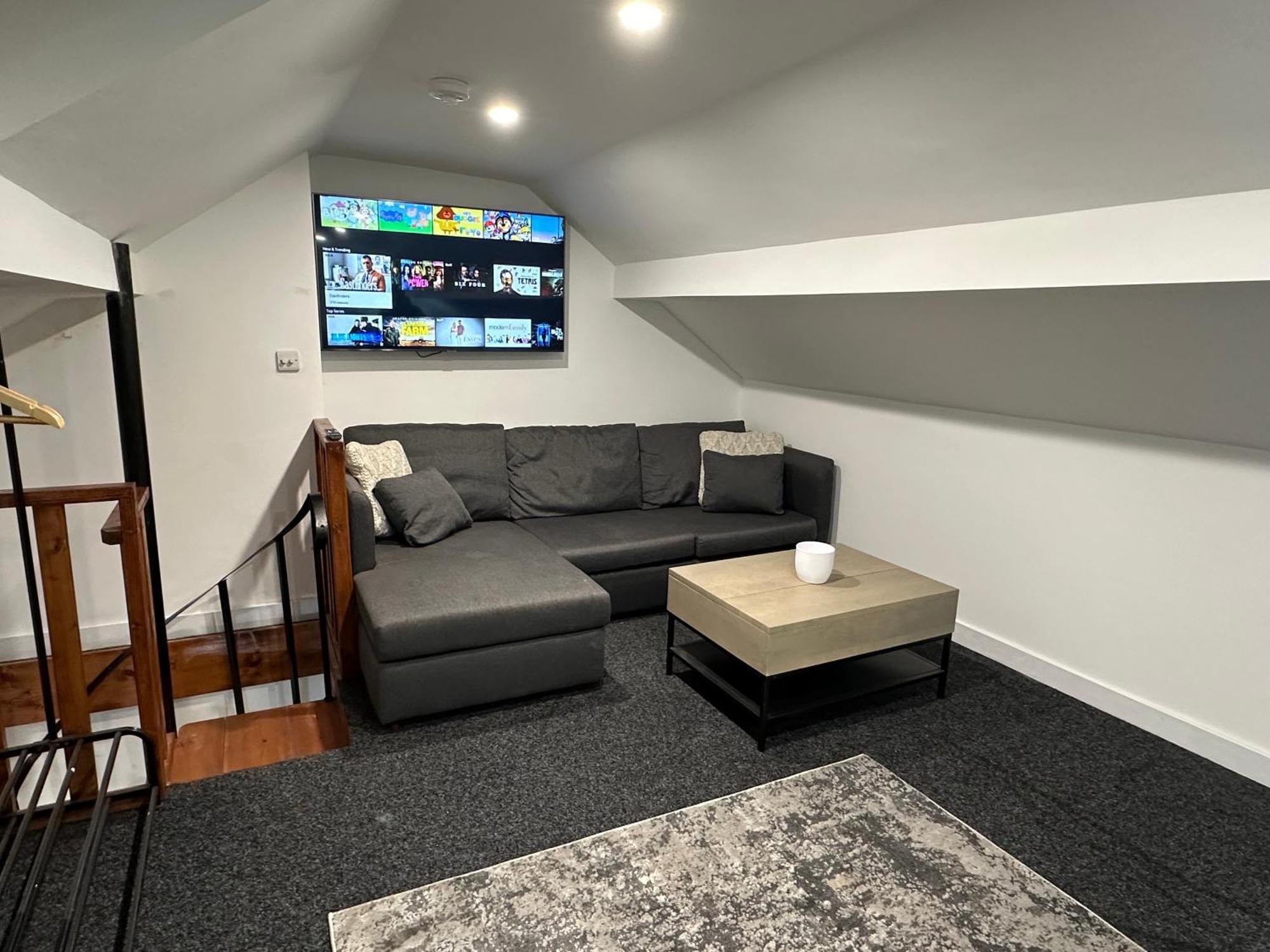 New York Style, Central, Canal River Don, 2 Levels, 6pp, Free Parking, 5g Wifi