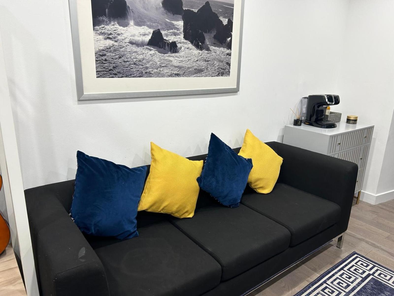 New York Style, Central, Canal River Don, 2 Levels, 6pp, Free Parking, 5g Wifi Apartment